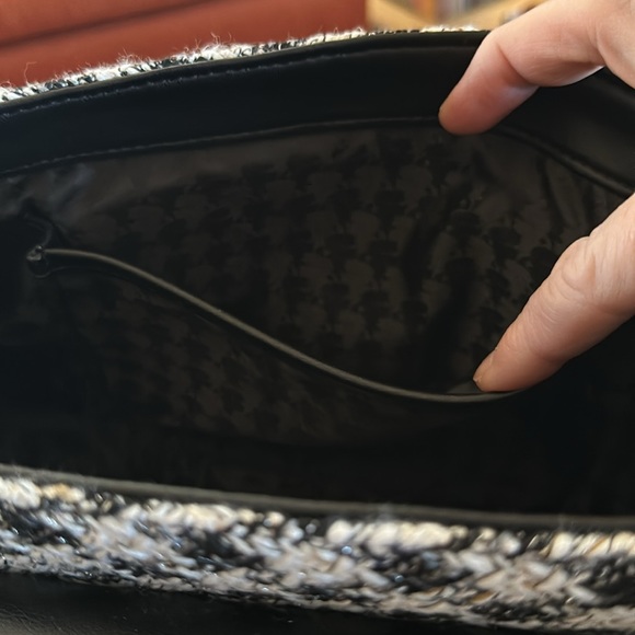 Karl Lagerfeld Paris Aygness Bag - Picture 11 of 12